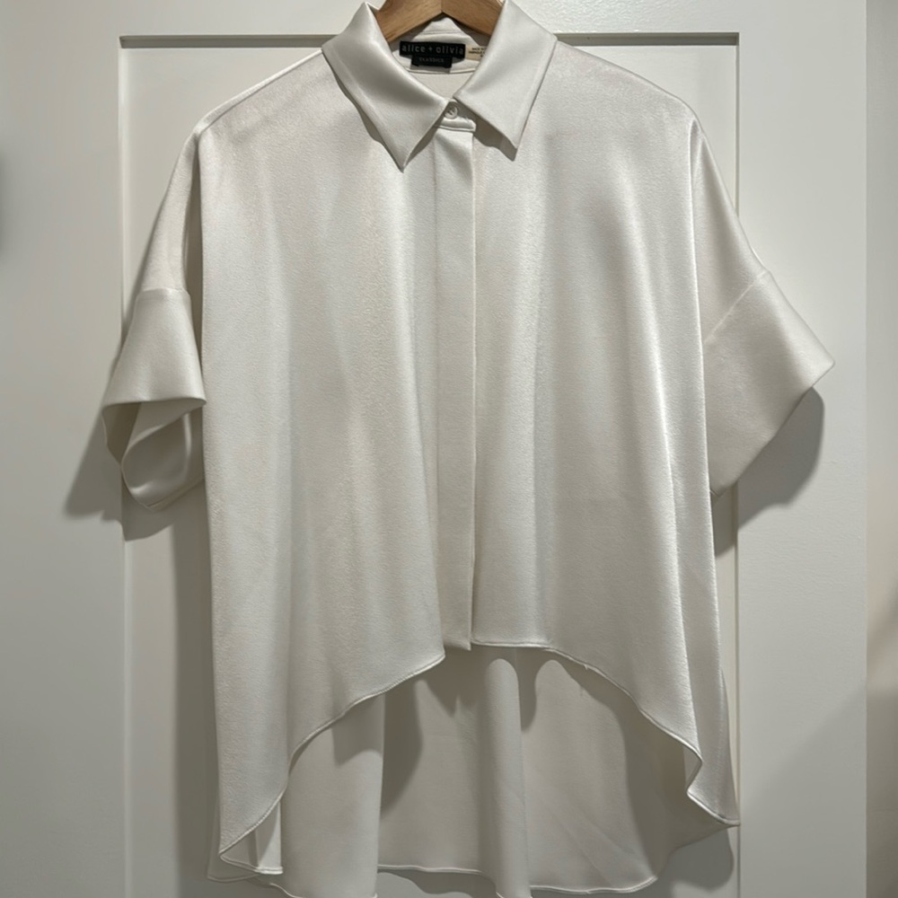 Alice + Olivia Classic White Top - Small/Petite